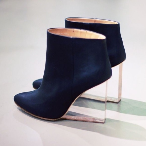 ✨MAISON MARTIN MARGIELA x H&M✨Lucite Heel Leather Booties - Picture 1 of 9